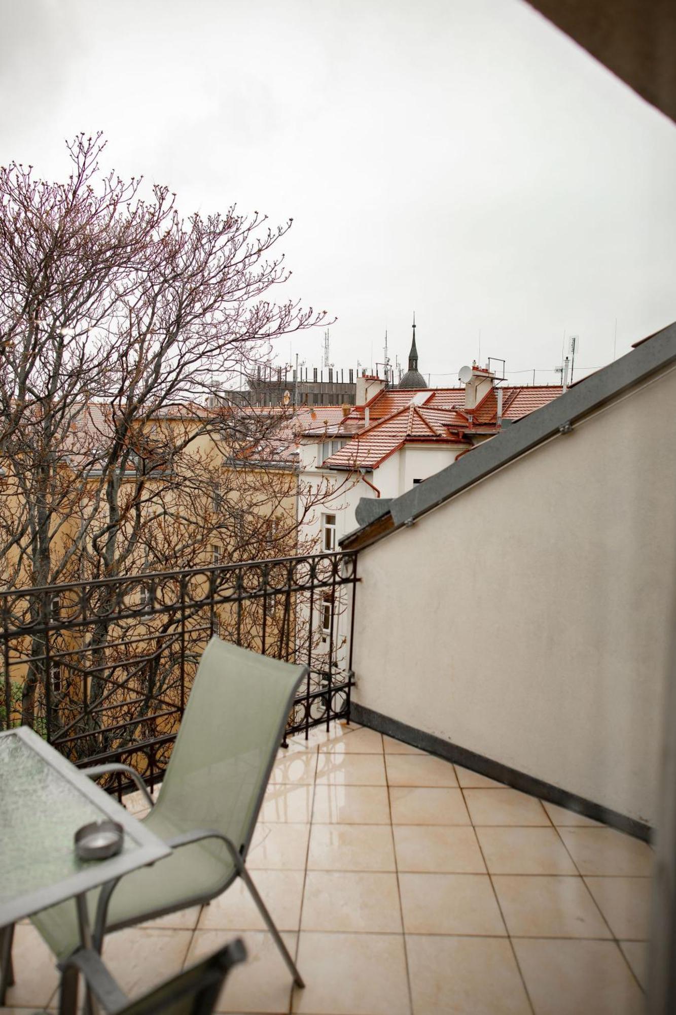 Legerova 33 Aparthotel 3*